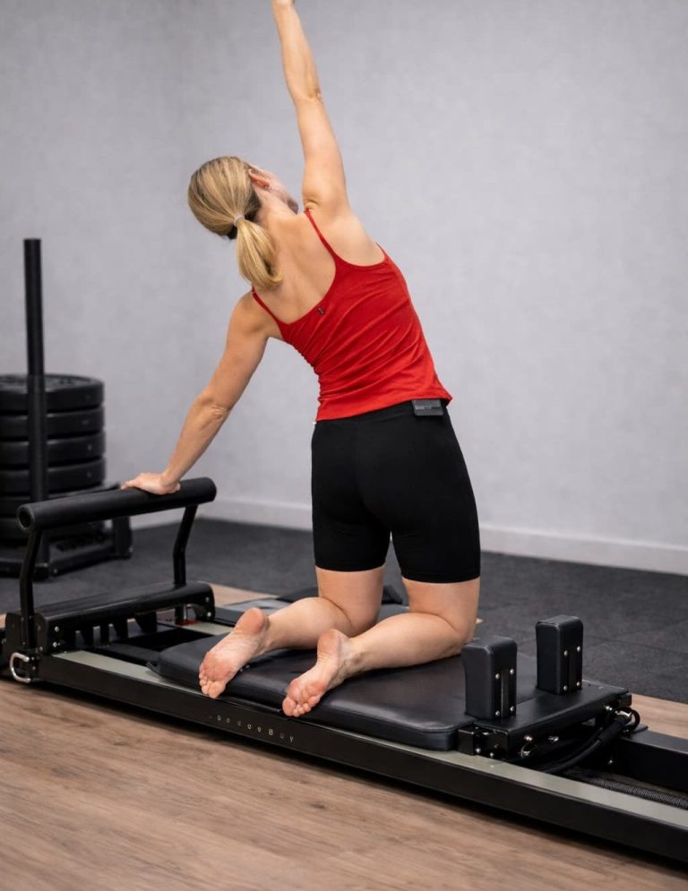 Entrainement Pilates Reformer au studio Coaching Sur Mesure Saint-Cloud